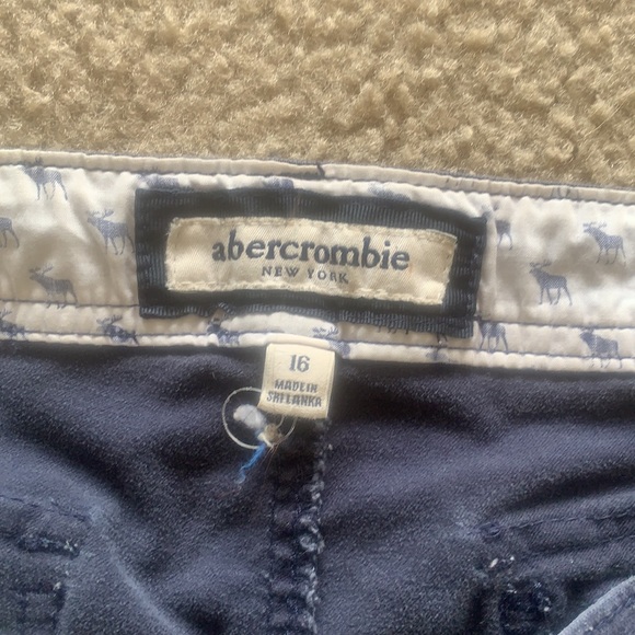 Vintage Abercrombie low rise cargo shorts - Picture 3 of 3